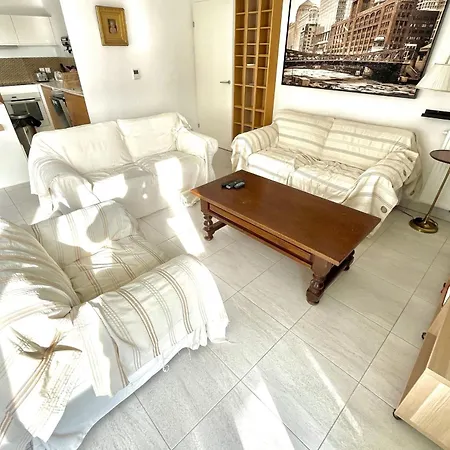 Spacious T3 With Wifi - Terrace And Parking Apartment *